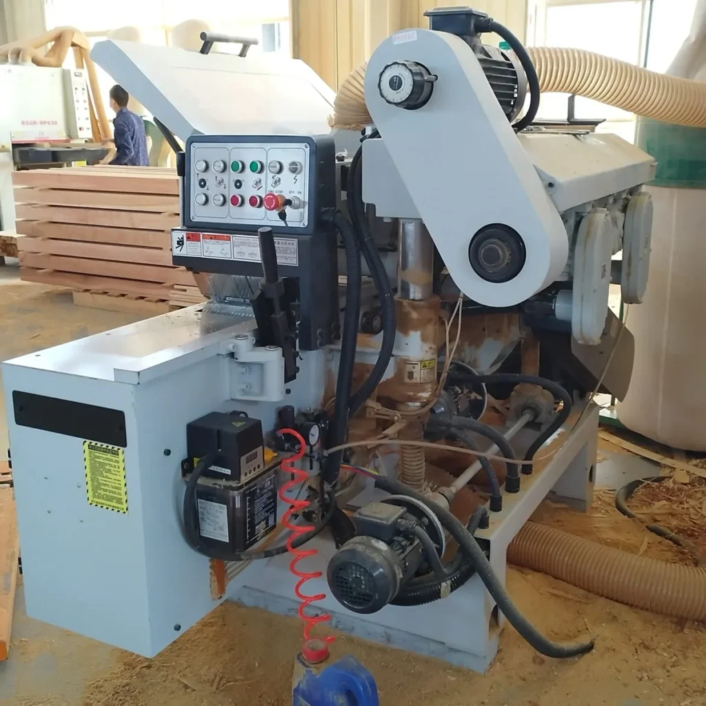 CSauna quality inspection in outdoor sauna workshop