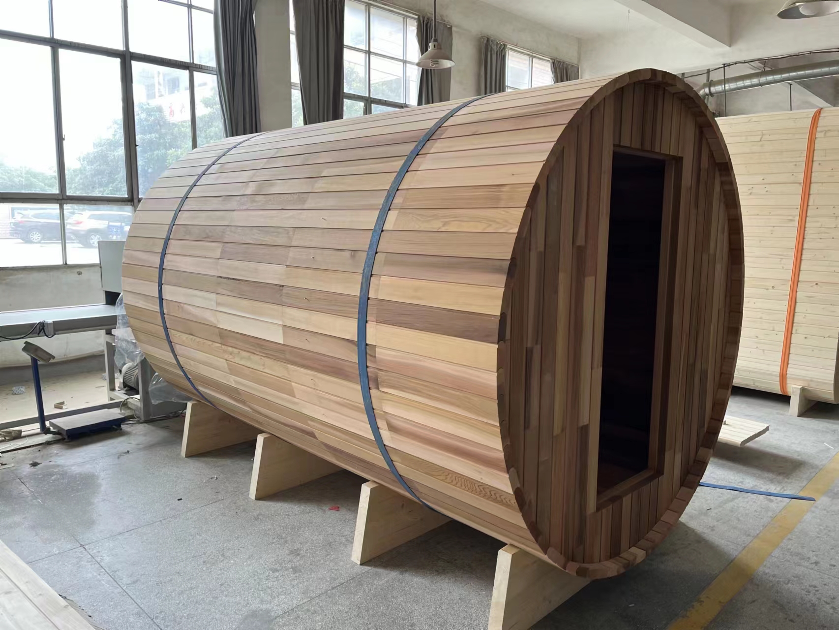 Red Cedar Outdoor Barrel Sauna with Side Windows CSA-598 Door and glass