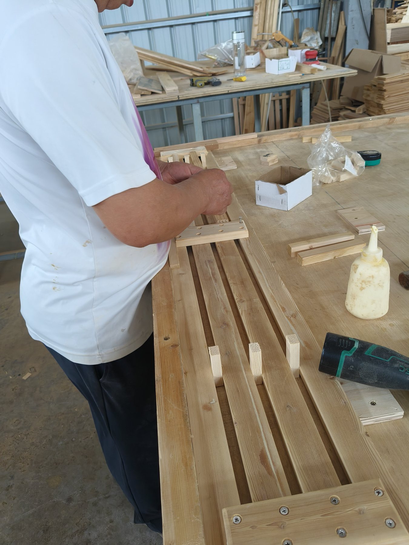 Wood detail fitting for sauna room