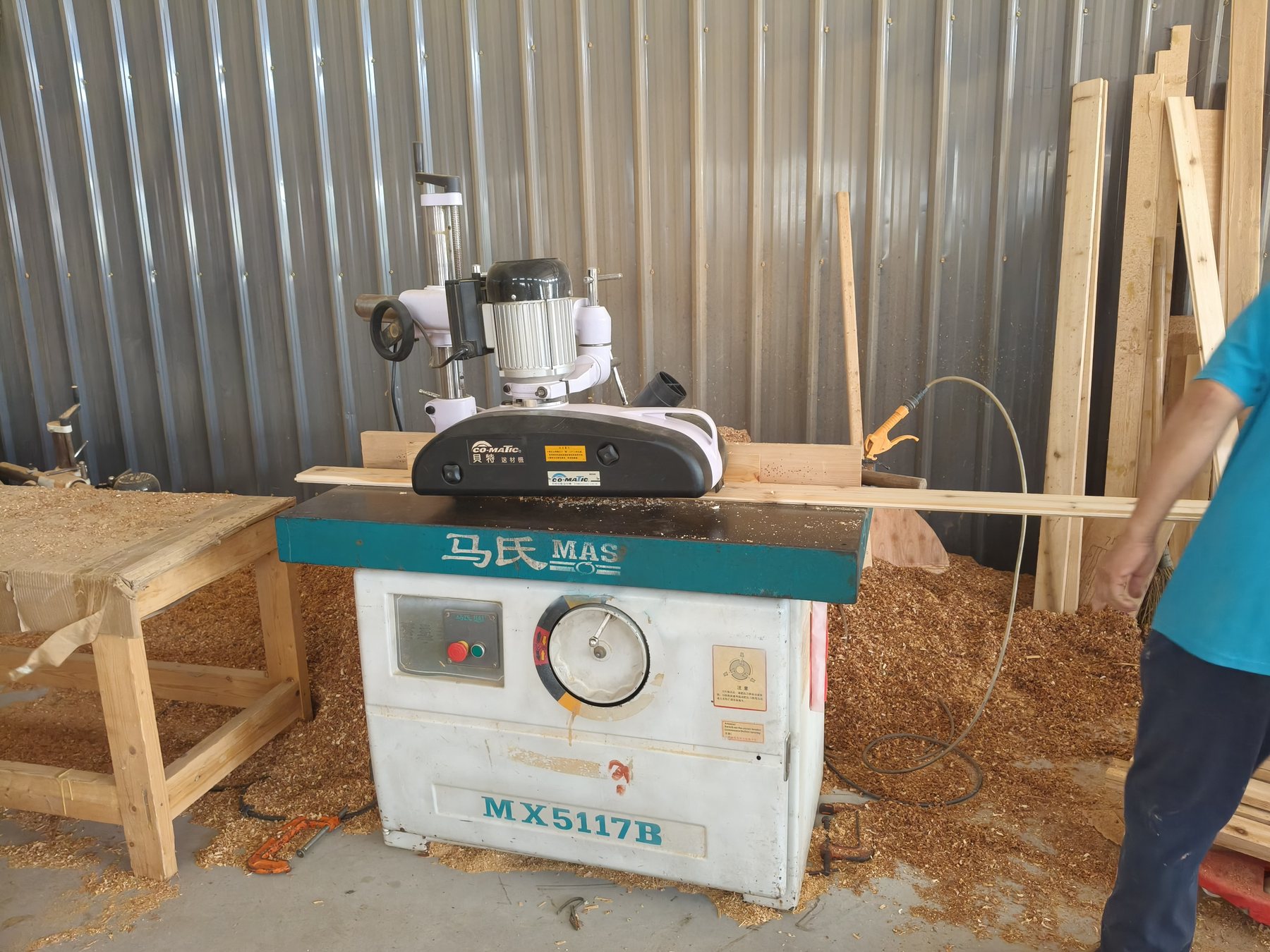 Wood profiling equipment in the CSauna workshop