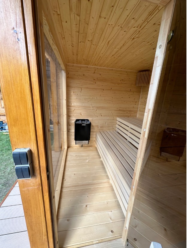 Wood Outdoor Barrel Sauna Cabin CSA-507 Exterior angle