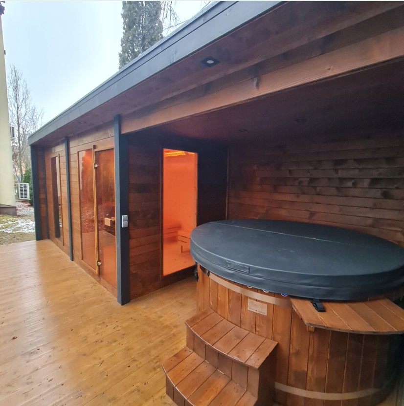 Prefab Sauna Room and Barrel Hot Tub Retreat CSA-521 Exterior angle