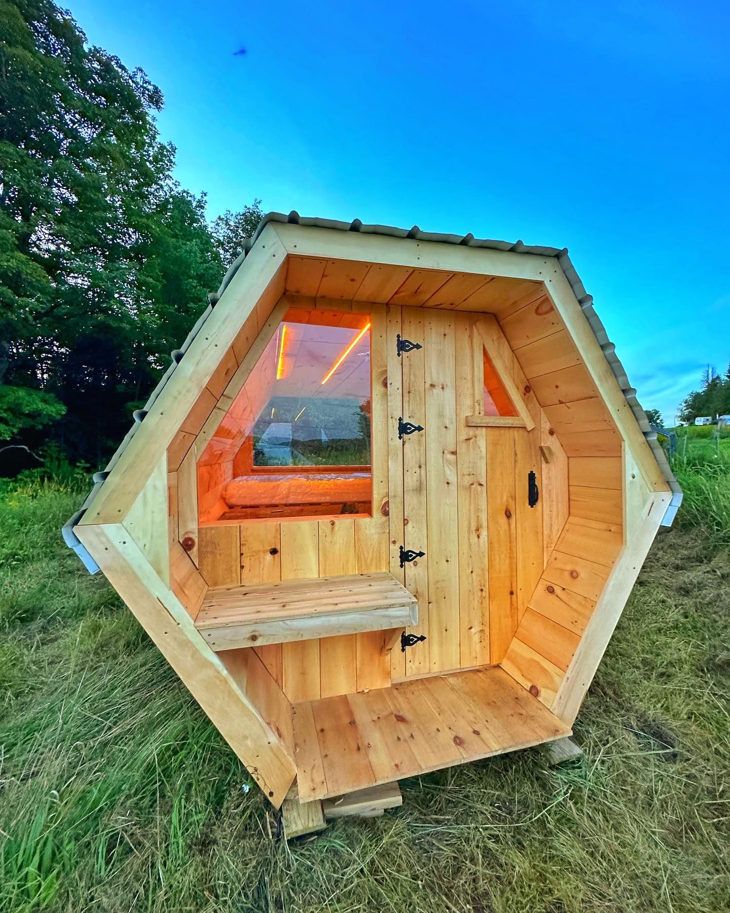 Hexagonal Outdoor Wood Sauna Cabin CSA-547 product image