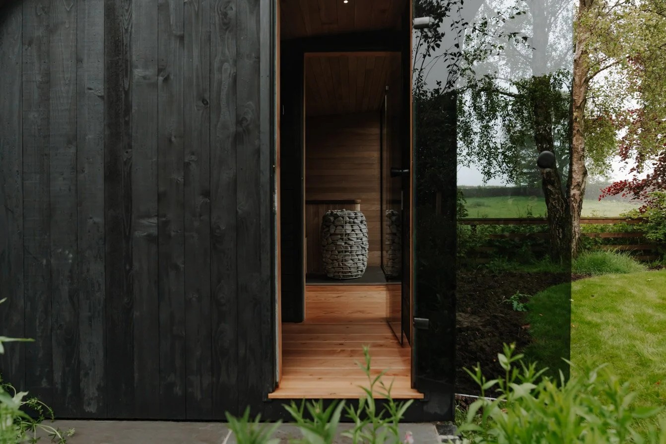 Industrial Solid Wood Outdoor Sauna - 8 Person Steam Sauna Room with High Power Heater for Hotel Interior detail