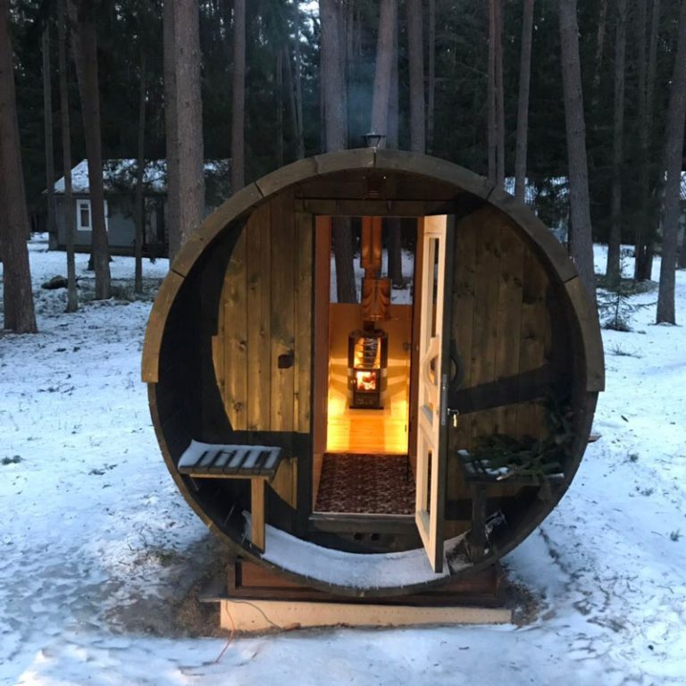 Modern Black Barrel Sauna, Outdoor Wood-Burning Sauna Cabin with Round Windows &amp; Asphalt Roof Side profile