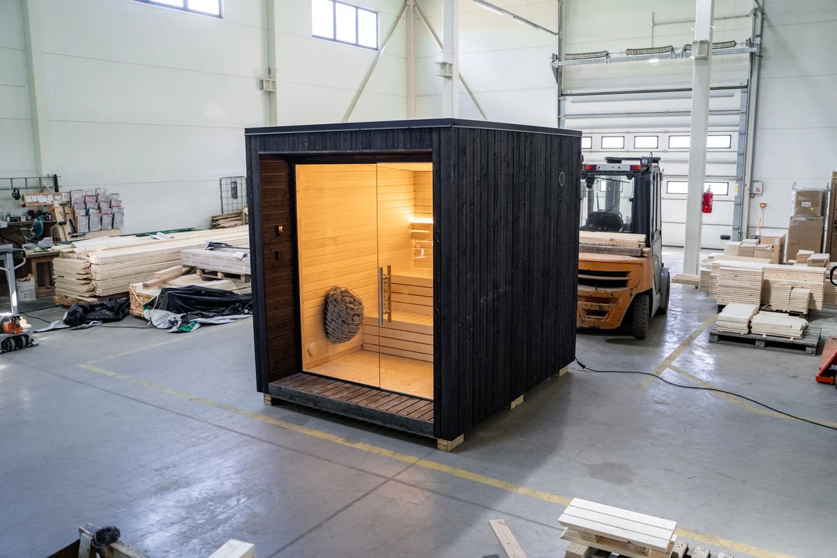 Modern Black Outdoor Sauna Cabin %7C 3-4 Person Solid Wood Sauna with Glass Door Door and glass