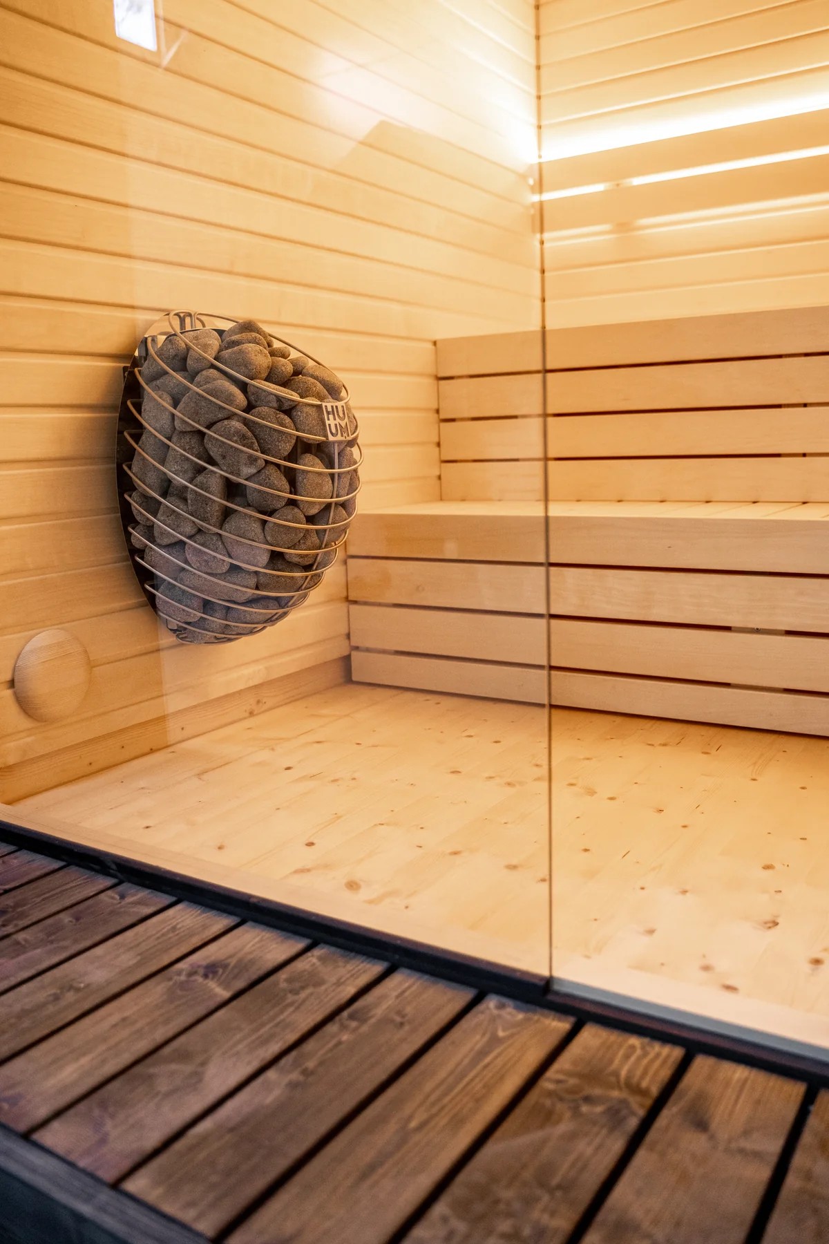 Modern Black Outdoor Sauna Cabin %7C 3-4 Person Solid Wood Sauna with Glass Door Side profile