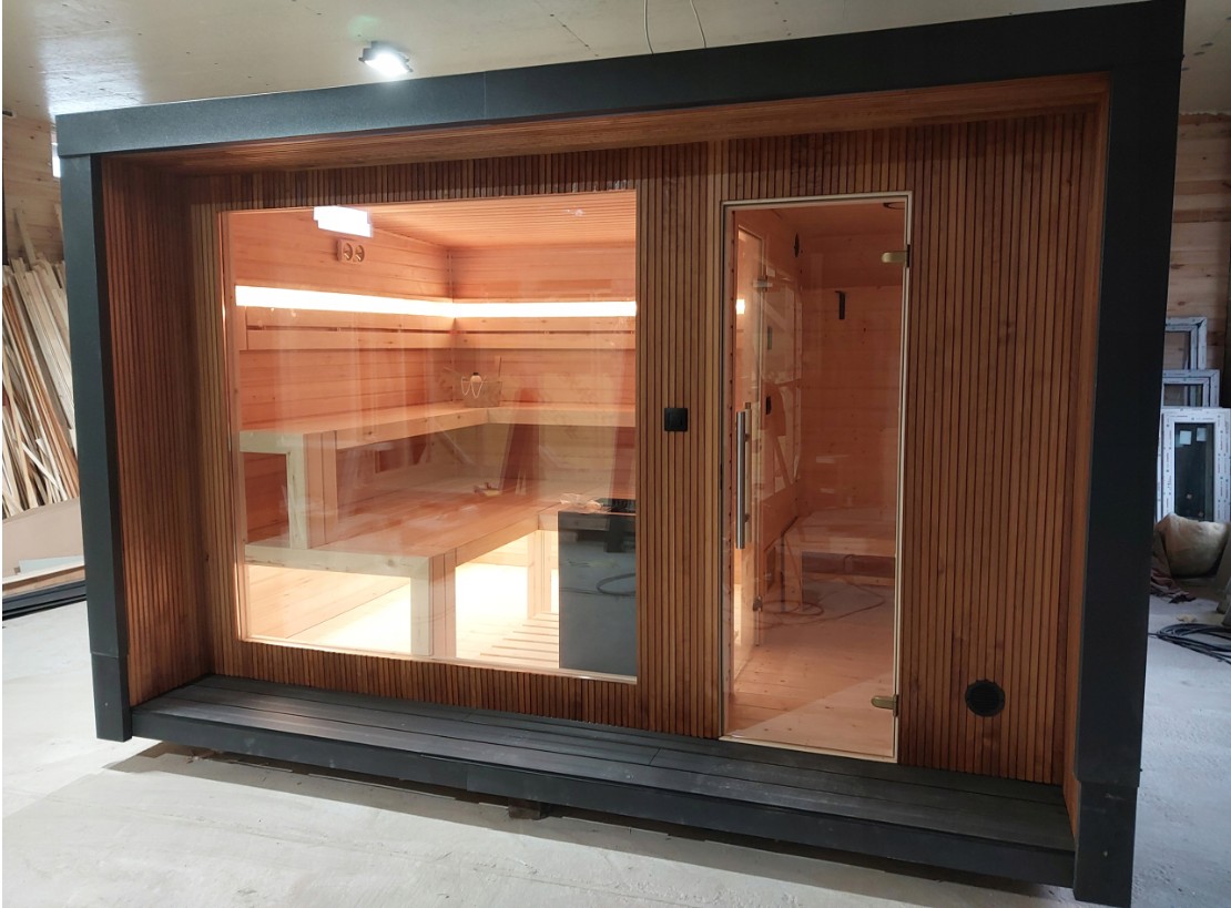 Red Cedar Outdoor Sauna Room CSA-573 Door and glass