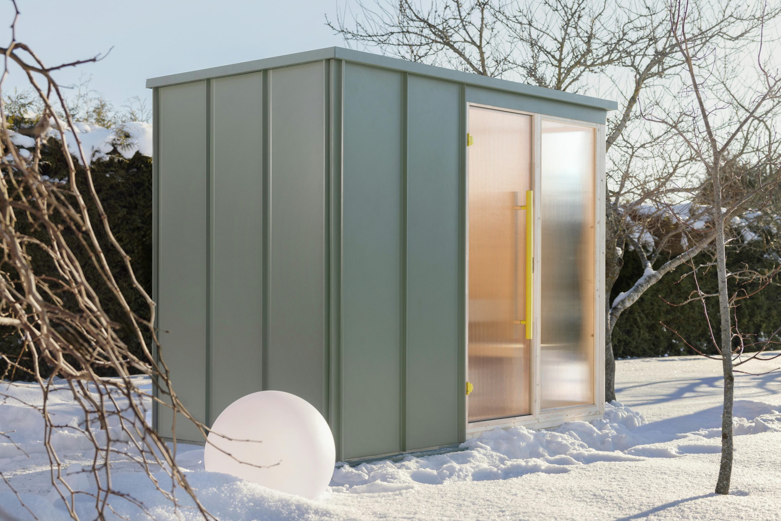 Modern Outdoor Cabin Sauna, Pastel Green Wood Sauna with Ribbed Glass Panels Interior detail