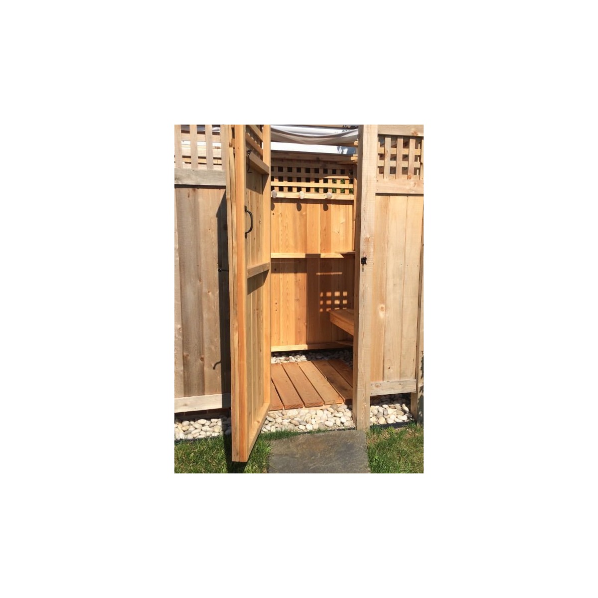 Natural Cedar Rustic Outdoor Shower Privacy Fence with Lattice Top for CSA-249 Door and glass