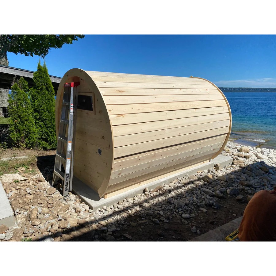 Natural Pine Barrel Sauna, Outdoor Wooden Sauna with Open Porch and Built-in Benches Door and glass