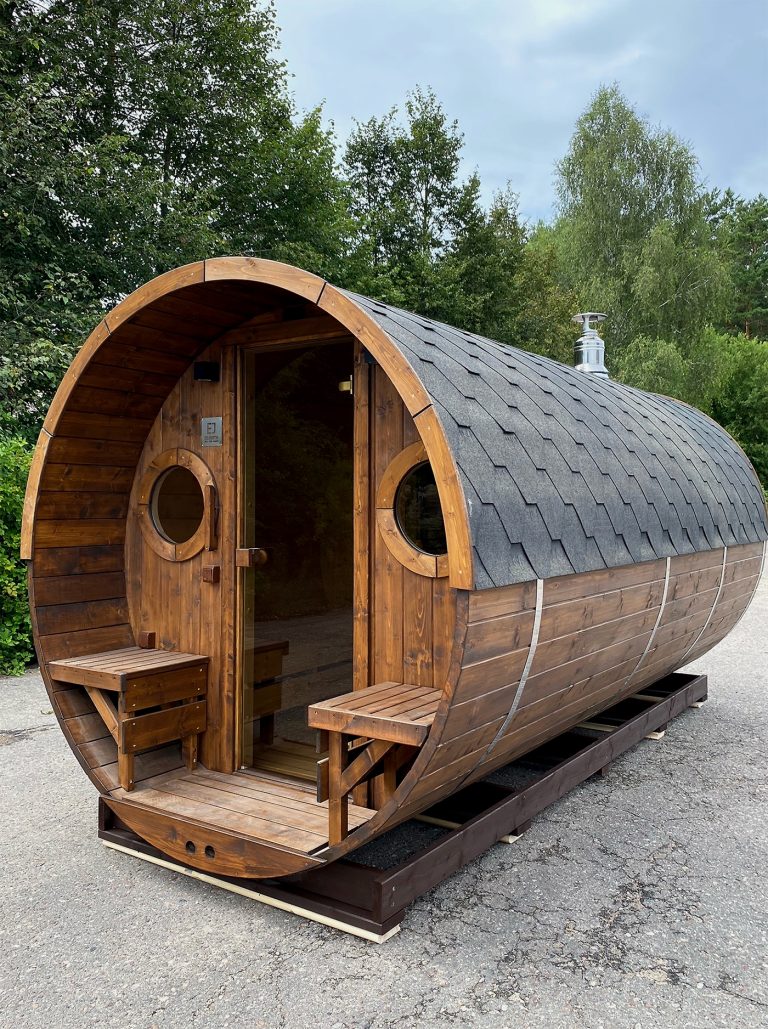 4-6 Person Outdoor Barrel Sauna with Open Porch Door and glass