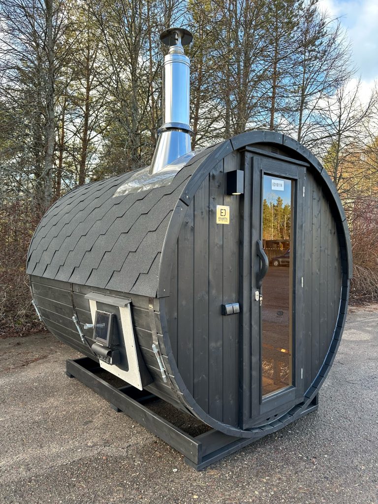Nordic-Style Charcoal Barrel Sauna Solid Wood Outdoor Wood-Burning Sauna Cabin with Built-In Stove Modern Finish for Home Garden Interior detail