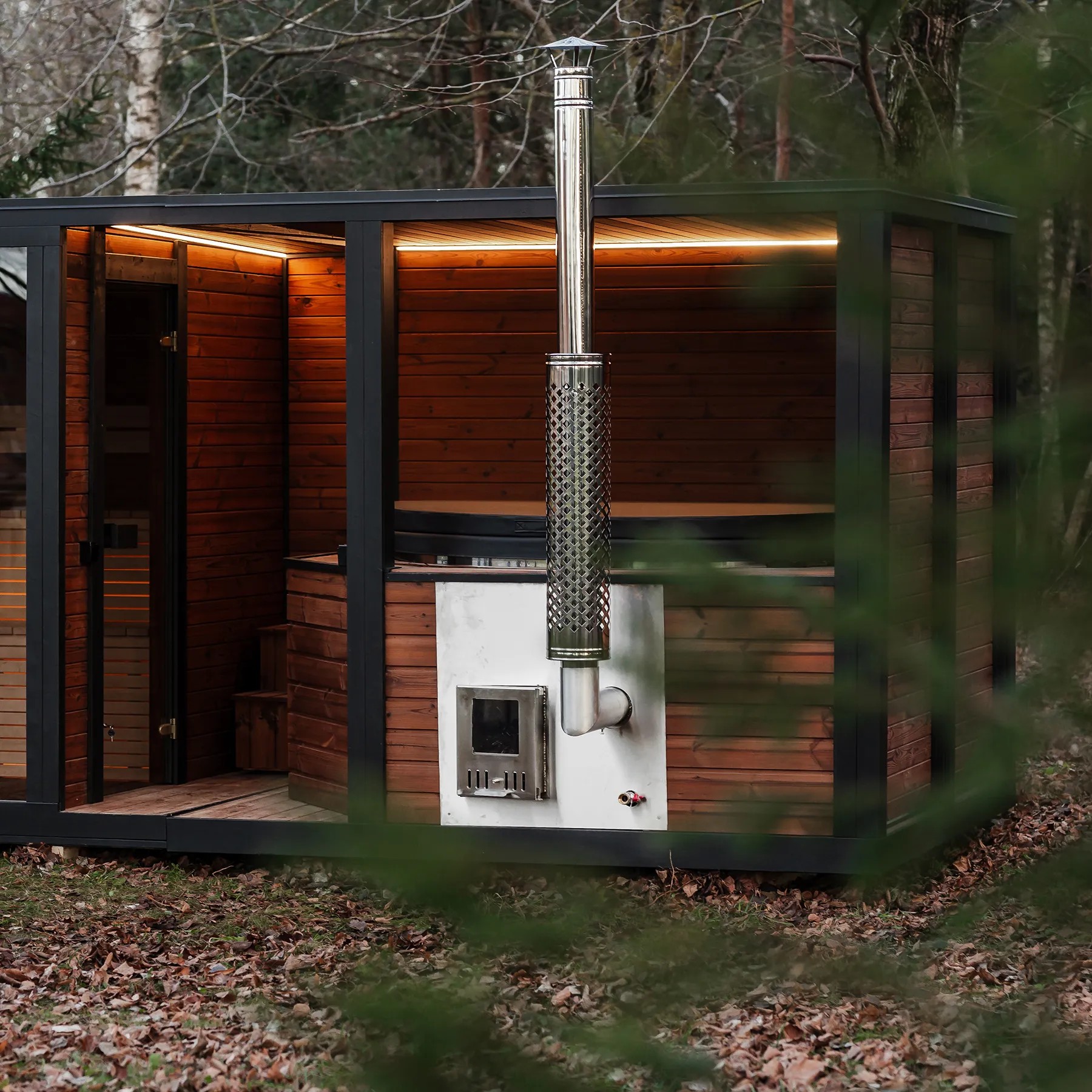 Outdoor Wooden Sauna Room Solid Wood Sauna Hut for Private Yard Door and glass