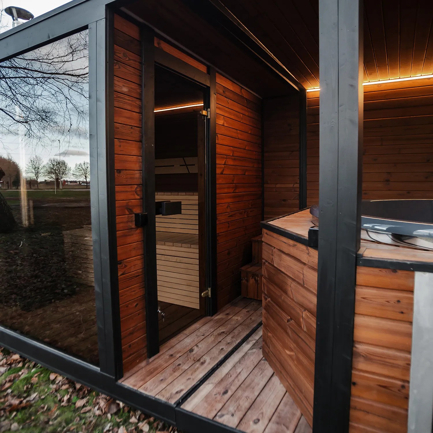 Outdoor Wooden Sauna Room Solid Wood Sauna Hut for Private Yard Buyer reference