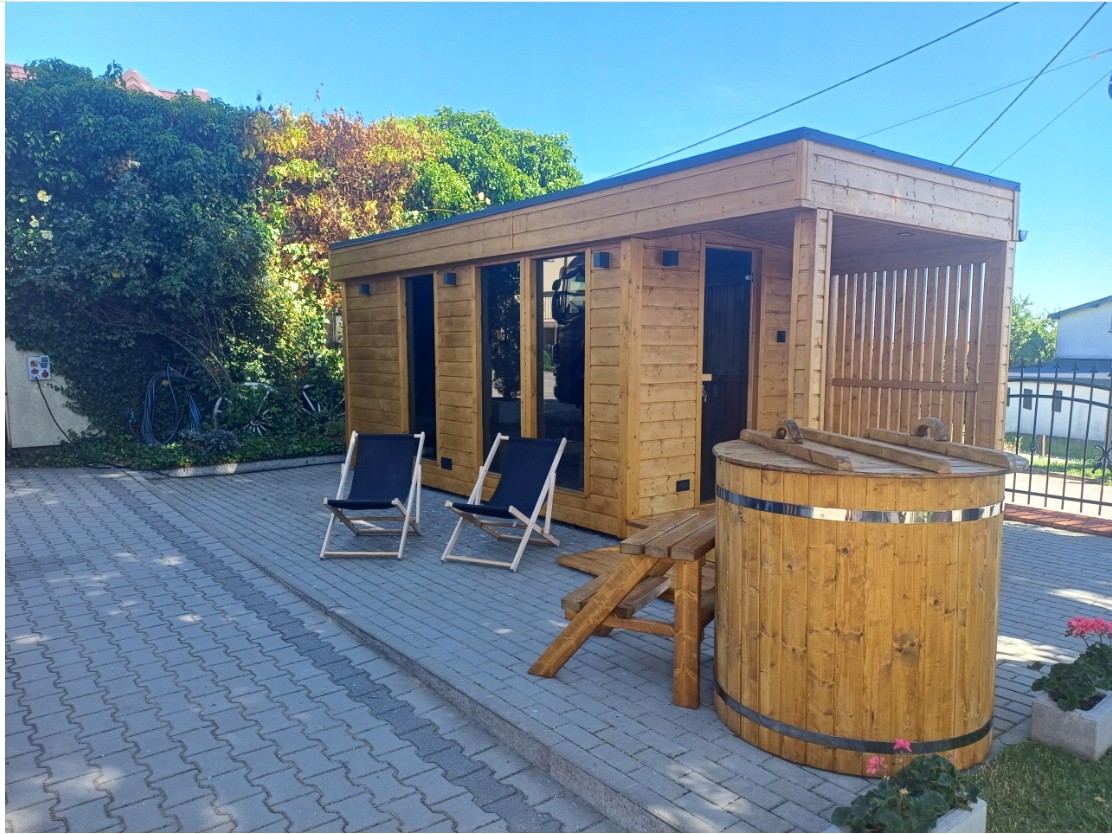 Prefab Modular Backyard Sauna House with Porch and LED Lighting Side profile