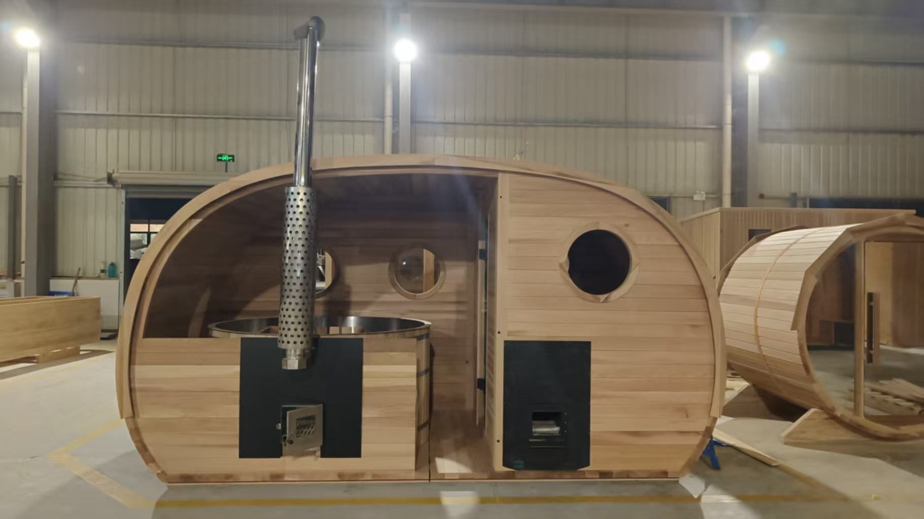 Red Cedar Outdoor Barrel Sauna CSA-112 Side profile