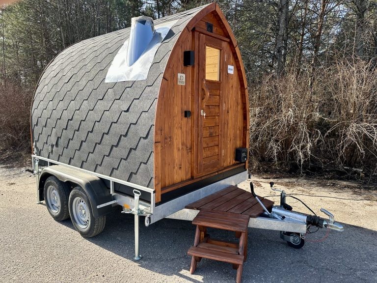 Cedar Outdoor Sauna Room CSA-438 Door and glass