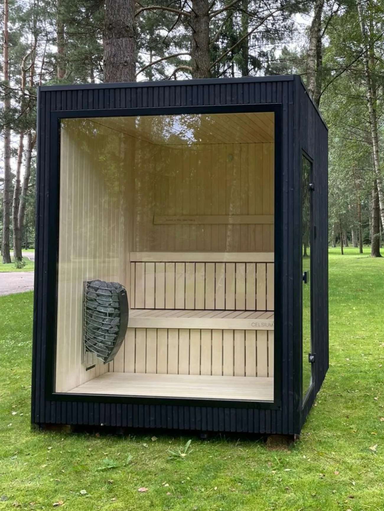 Weatherproof Hemlock Outdoor Sauna - Finnish Style Dry Steam Sauna with Digital Control Exterior angle