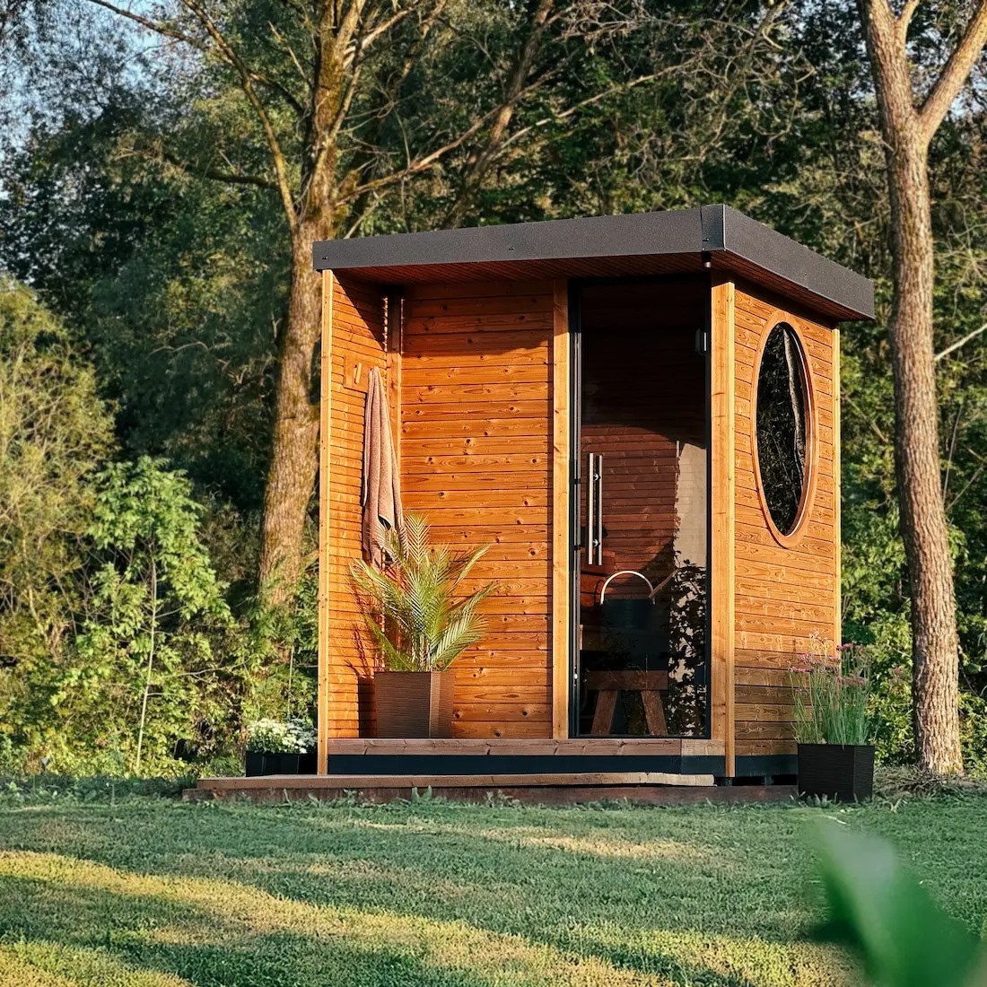 Scandinavian Prefab Wellness Sauna Room with Glass Door product image