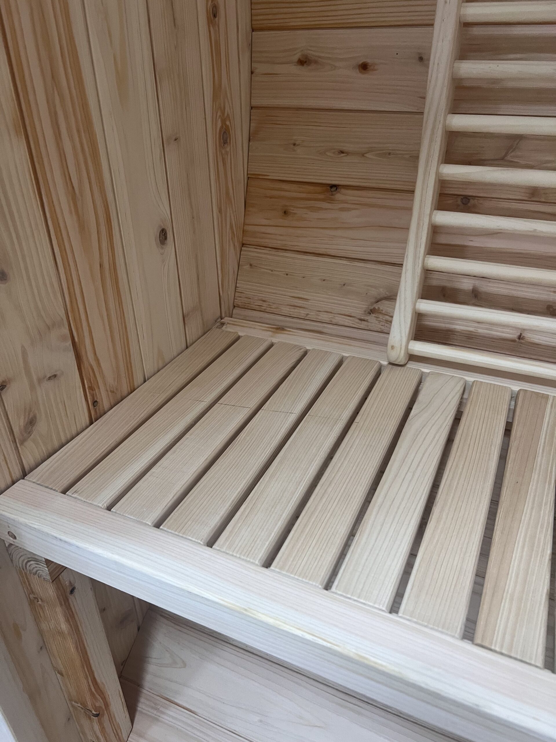 Two-Person Japanese-Style Panoramic Barrel Sauna CSA-328 reference view 3