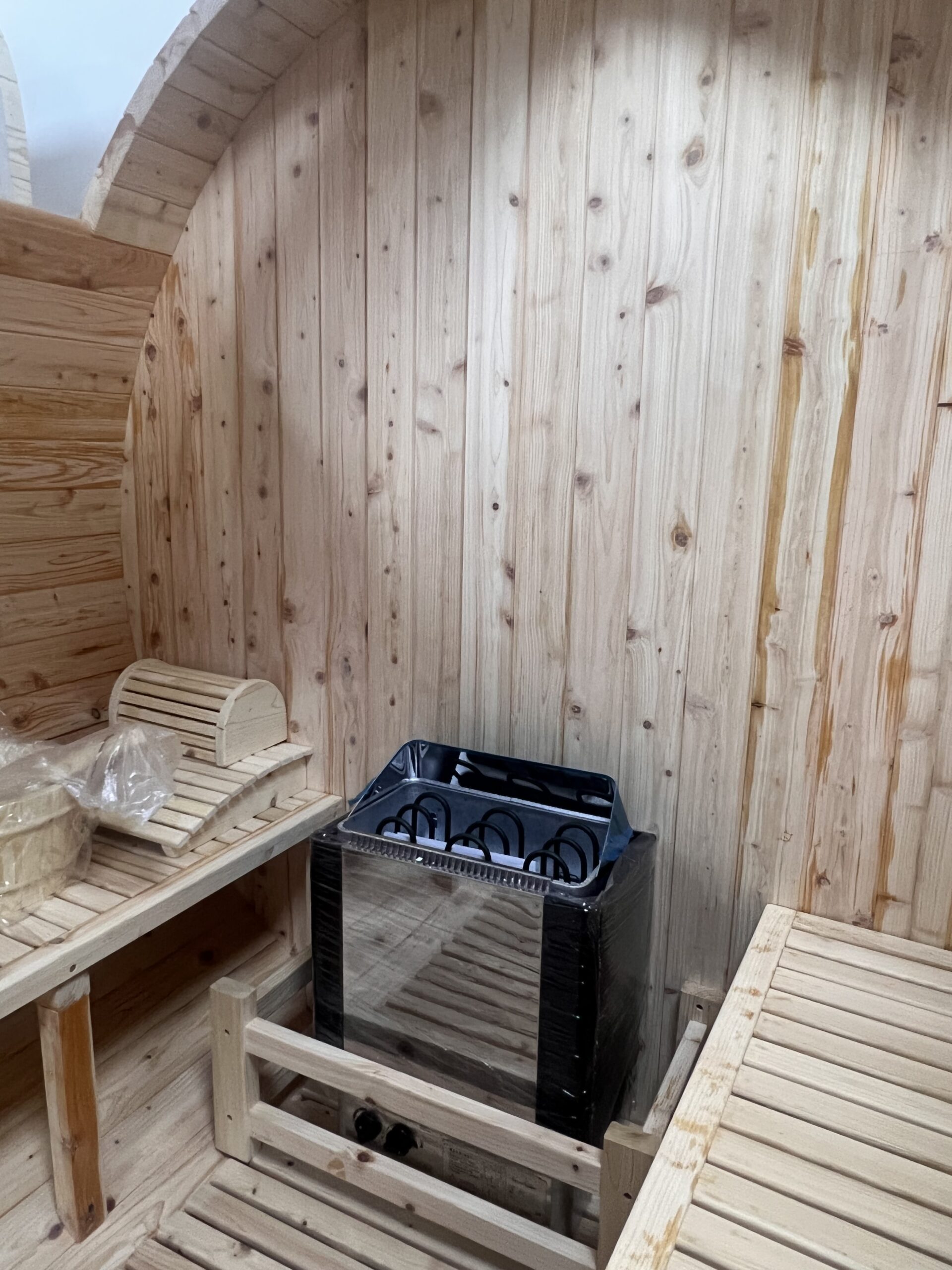Two-Person Japanese-Style Panoramic Barrel Sauna CSA-328 reference view 6