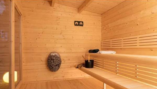 Large Canadian Red Cedar Outdoor Square Sauna Room with Side Porch CSA-626 Interior view