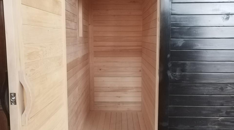 Black Commercial Sauna Room with Glass Front and Salt Wall CSA-749 reference view 6