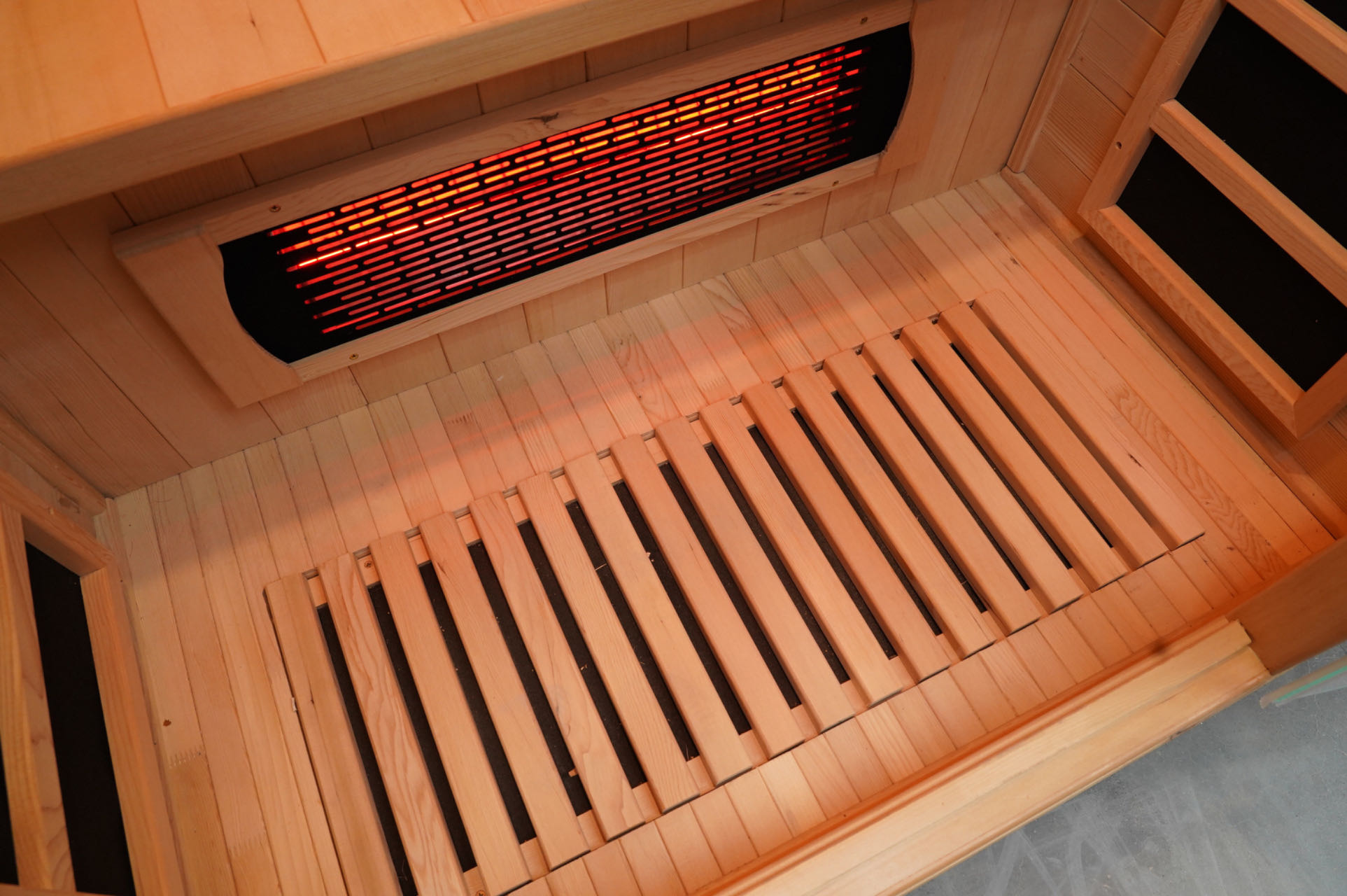 Four-to-Five-Person Hemlock Corner Infrared Sauna CSA-772 reference view 5