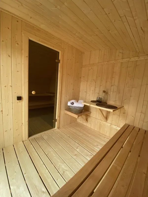 CSA-75 Egg-Shaped Sauna Cabin with Round Window Detail Cabin finish detail