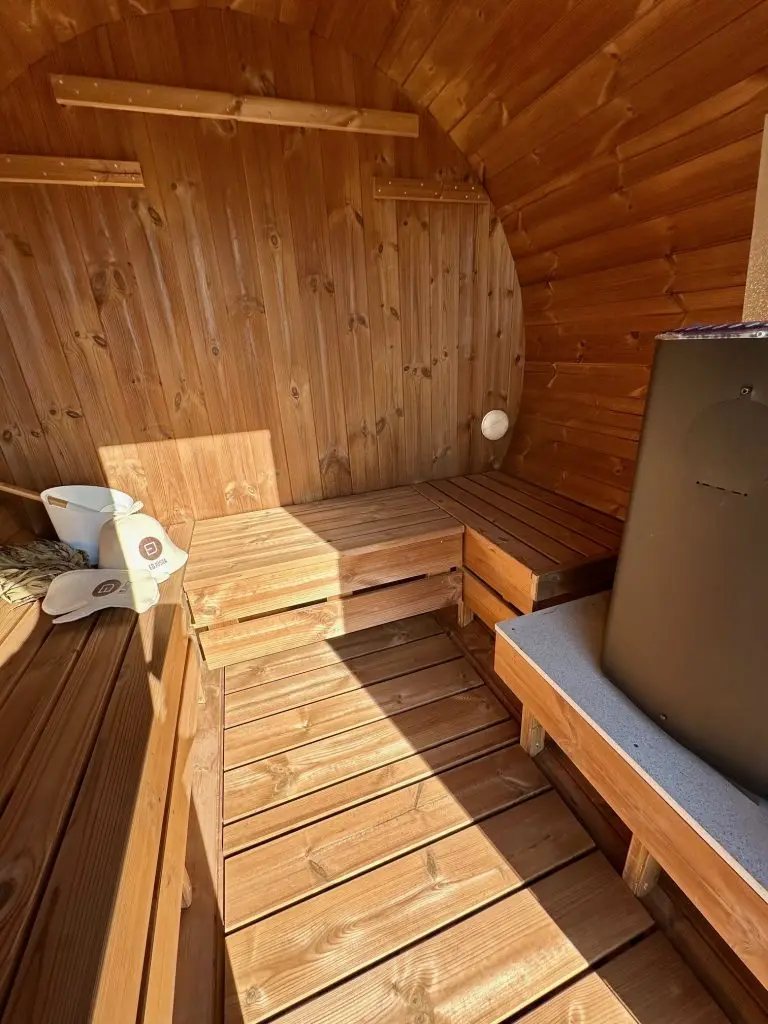 CSA-78 Nordic Outdoor Barrel Sauna Cabin for Garden Installations Cabin finish detail