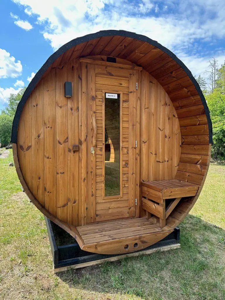 Nordic-Style Panoramic Barrel Sauna, Outdoor product image