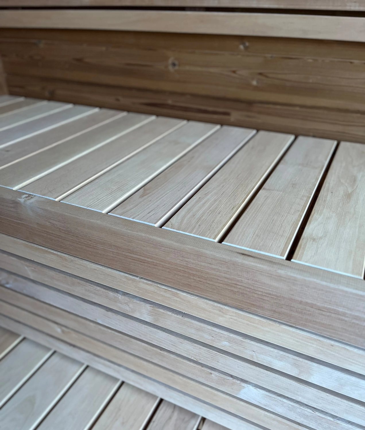 CSA-44 4 Person Compact Red Cedar Outdoor Sauna Cabin Cabin finish detail