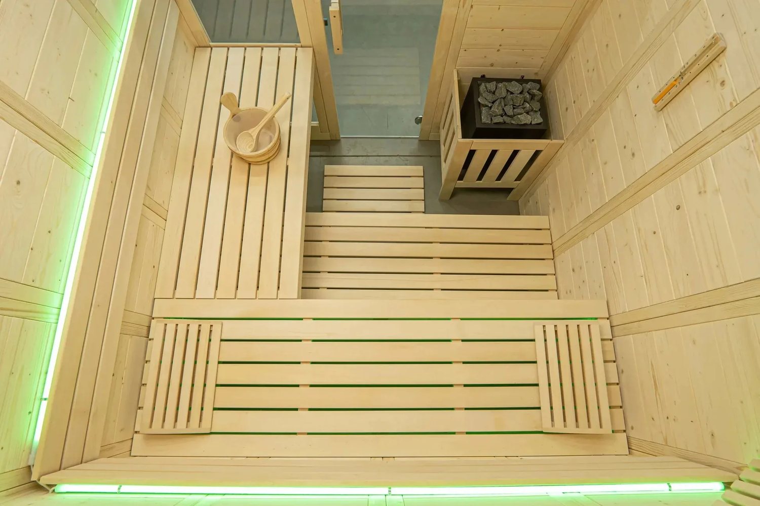 CSA-43 Traditional 4-6 Person Outdoor Wooden Sauna Room Cabin finish detail